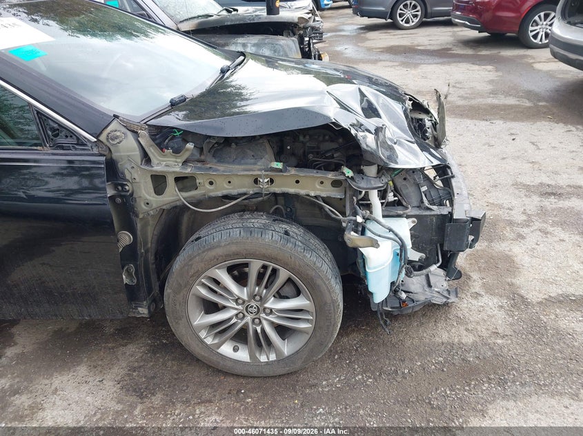 TOYOTA CAMRY - zdjęcie 20