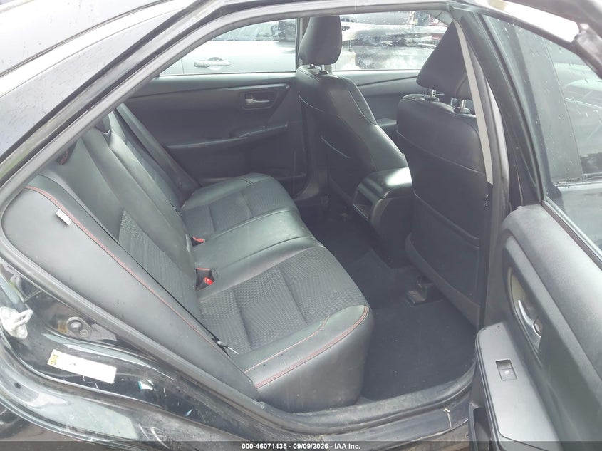 TOYOTA CAMRY - zdjęcie 8