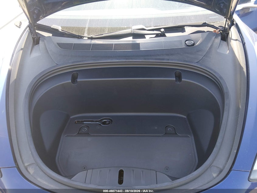 TESLA MODEL 3 - zdjęcie 10