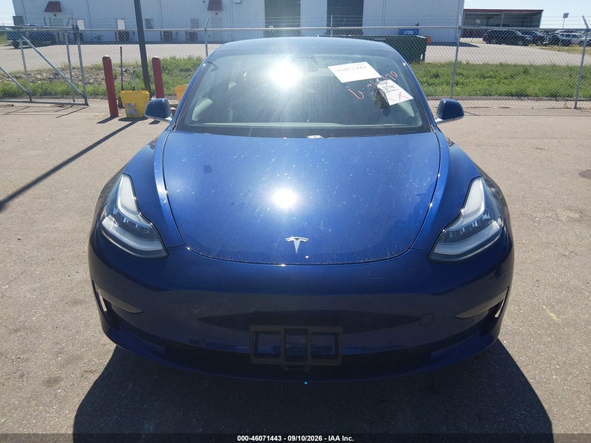 TESLA MODEL 3 - zdjęcie 12