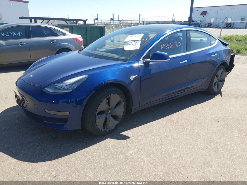 TESLA MODEL 3 - zdjęcie 2