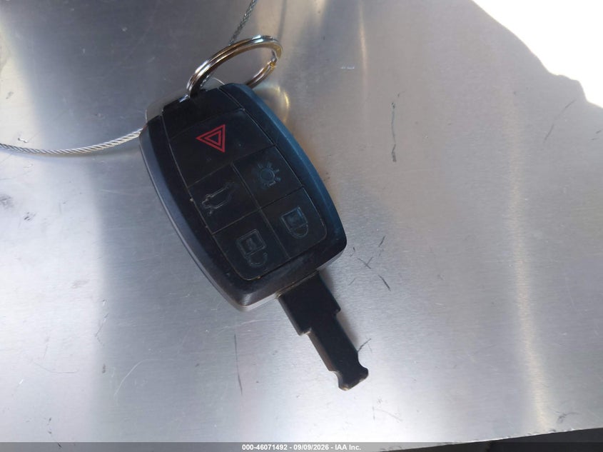 VOLVO C70 2012 VIN YV1672MC9CJ124539