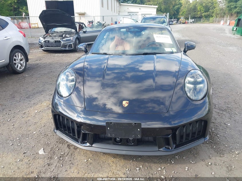 2026 PORSCHE 911 CARRERA 4 GTS/CARRERA GTS · Фото 12