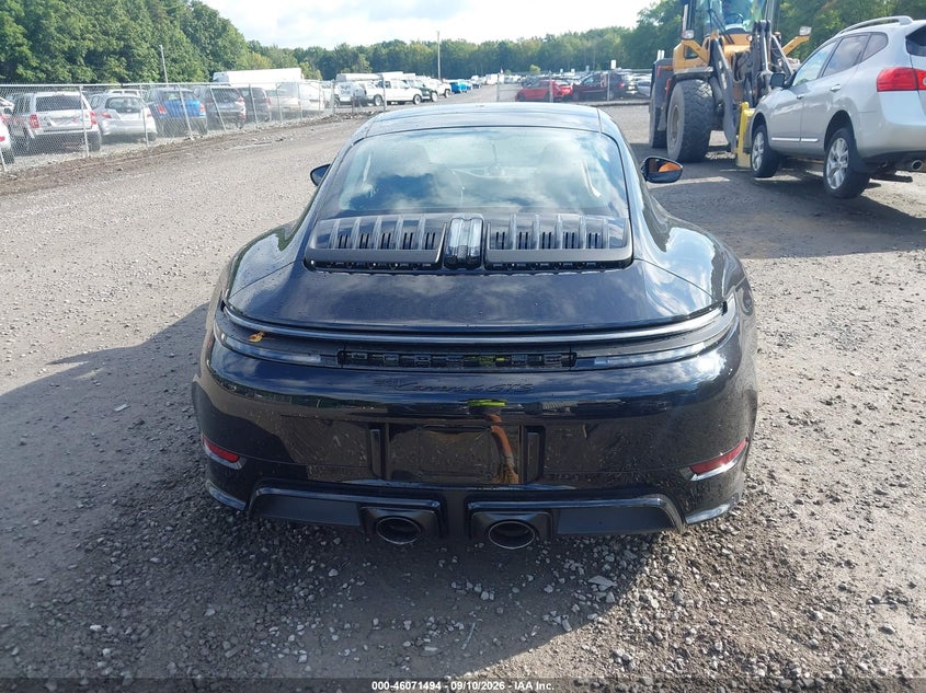 2026 PORSCHE 911 CARRERA 4 GTS/CARRERA GTS · Фото 16
