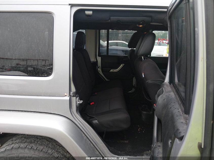 2013 JEEP WRANGLER UNLIMITED auction photo 8