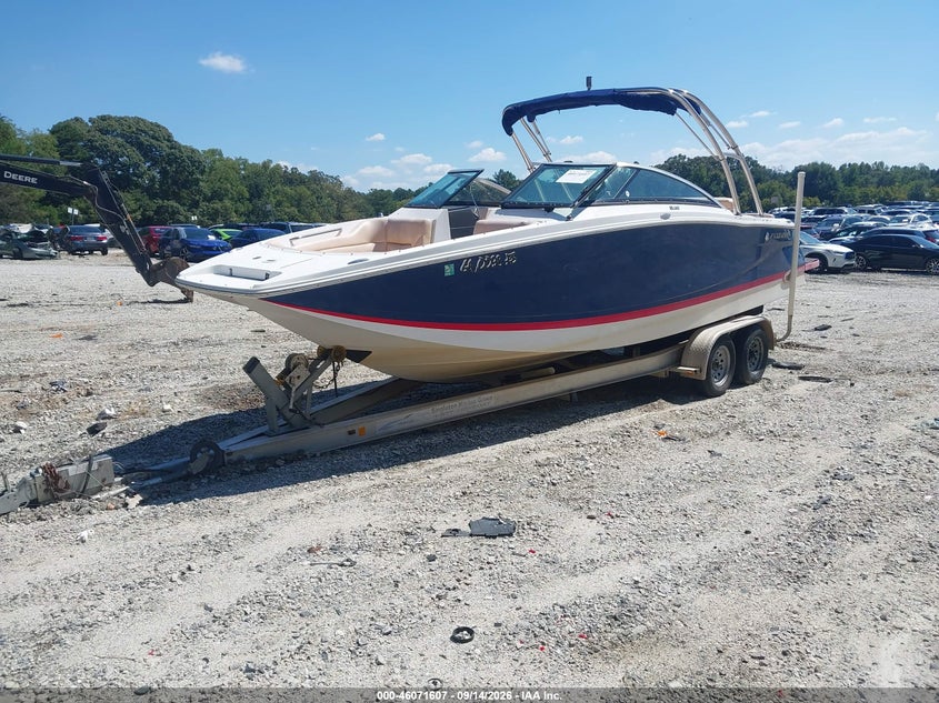 2011 FOUR WINNS 26' auction photo 2