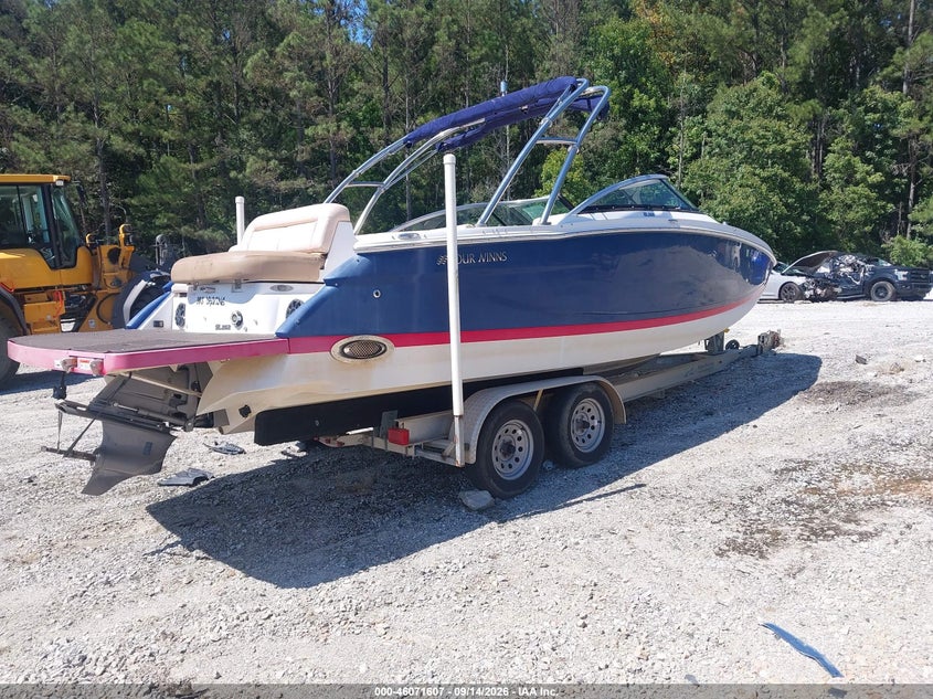 2011 FOUR WINNS 26' auction photo 4