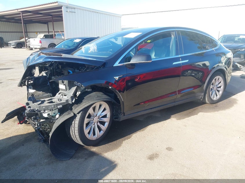 Vin: 5yjxcbe2xhf054673, lot: 46571143, tesla model x 100d/75d/90d 20172