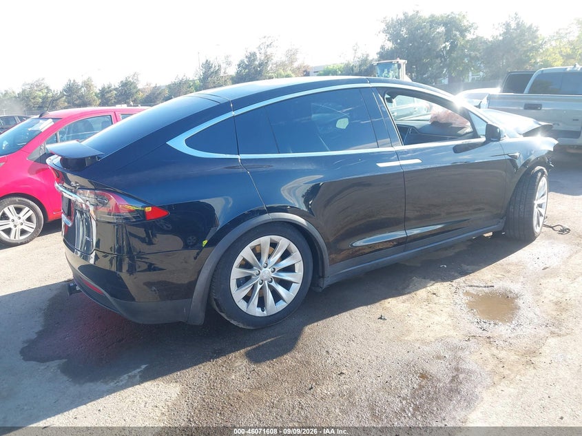 Vin: 5yjxcbe2xhf054673, lot: 46571143, tesla model x 100d/75d/90d 20174