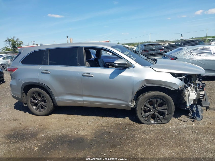 TOYOTA HIGHLANDER - zdjęcie 13
