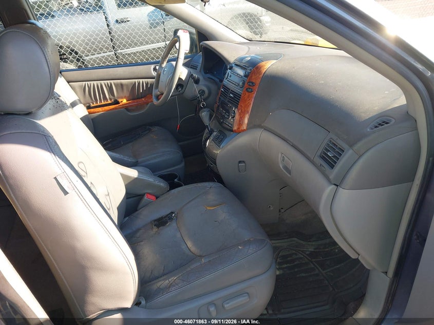 2006 TOYOTA SIENNA auction photo 5