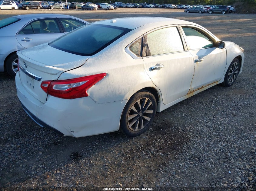 2018 NISSAN ALTIMA auction photo 4