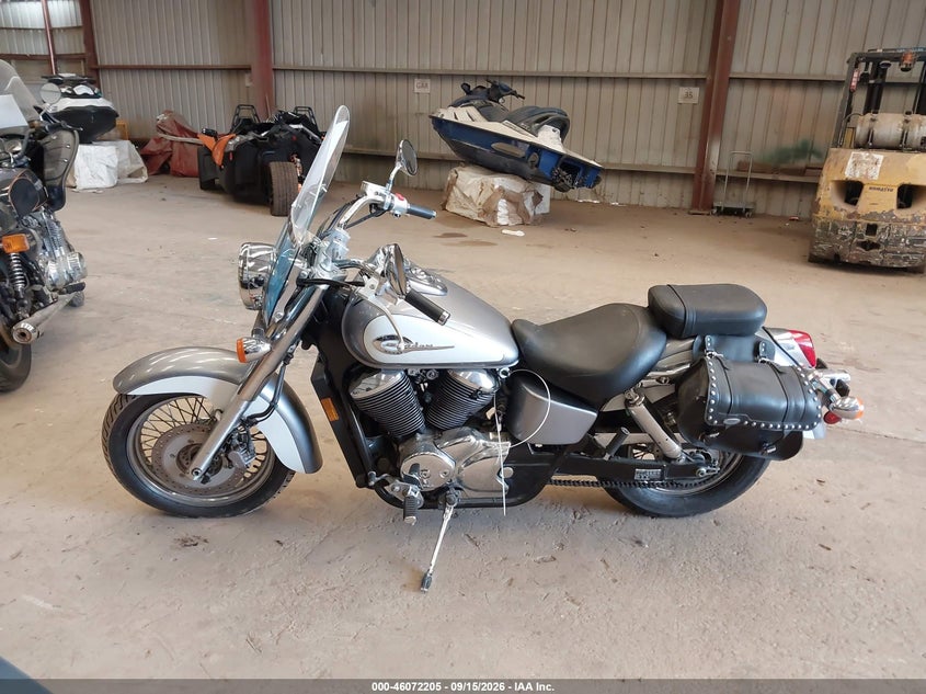 HONDA VT750 2001