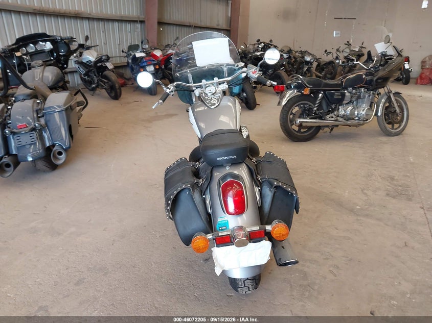 HONDA VT750 2001