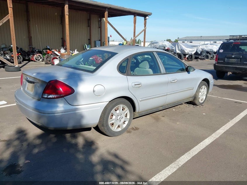 2005 FORD TAURUS auction photo 4