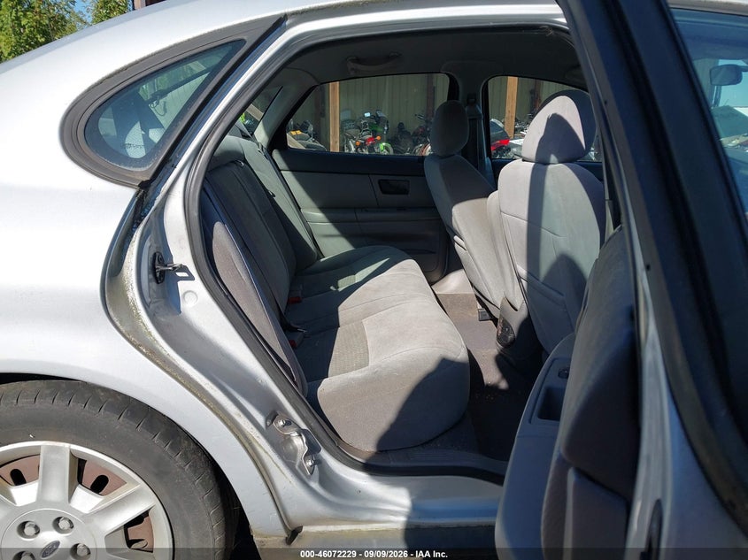 2005 FORD TAURUS auction photo 8