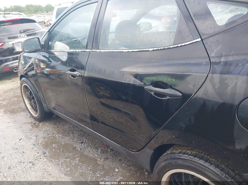 HYUNDAI TUCSON 2010 VIN KM8JT3AC0AU071436