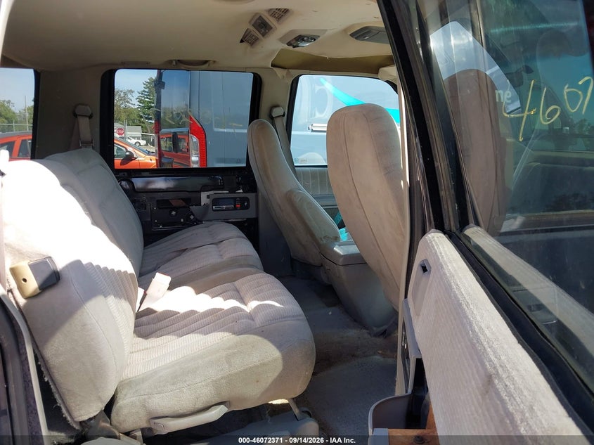 CHEVROLET SUBURBAN 1994 VIN 1GNFK16K5RJ407992
