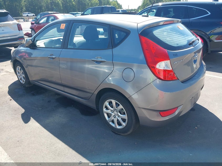 Hyundai Accent - фото 3