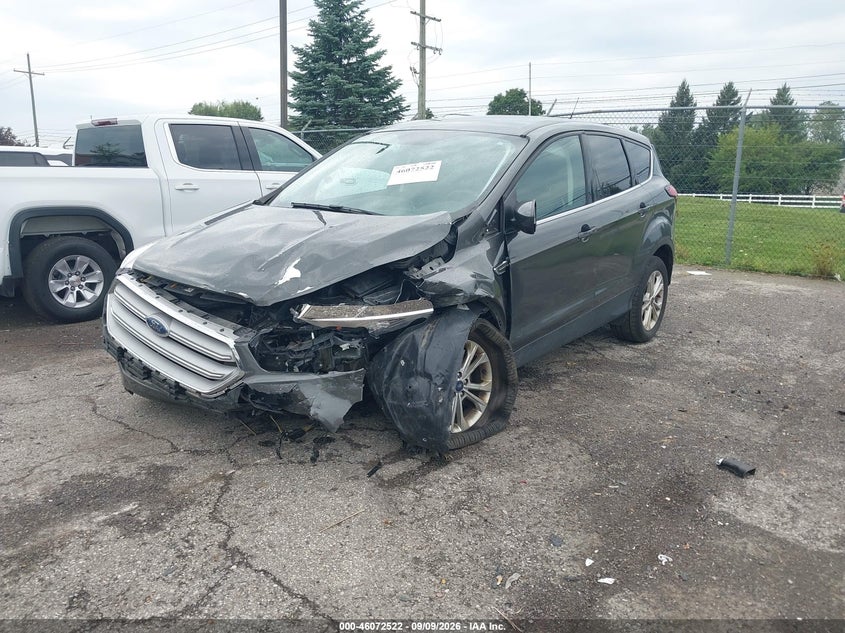 Vin: 1fmcu9gd5kua98755, lot: 46572069, ford escape se 20192