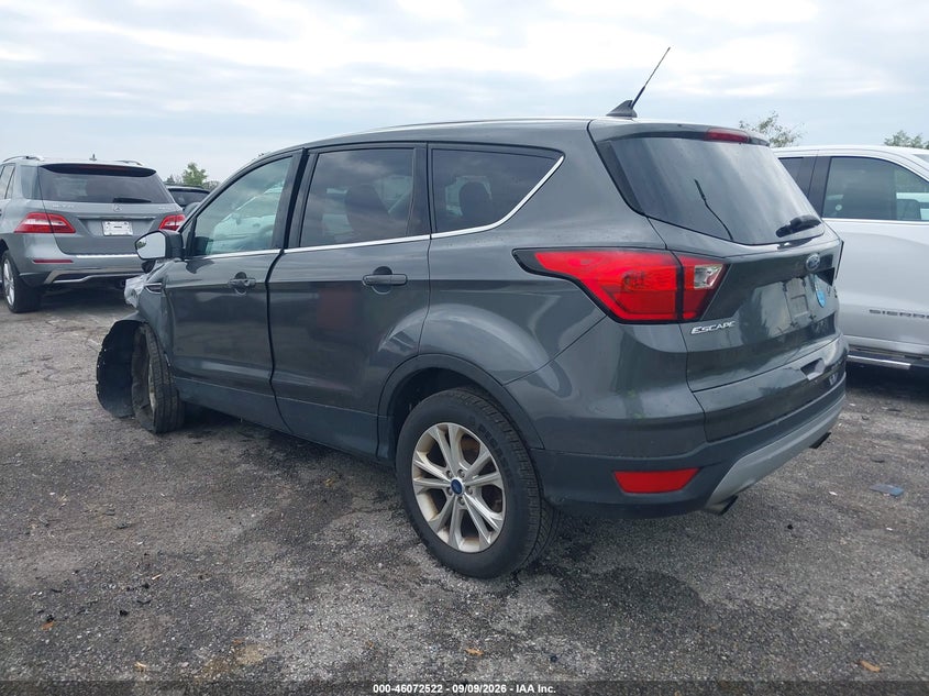 Vin: 1fmcu9gd5kua98755, lot: 46572069, ford escape se 20193
