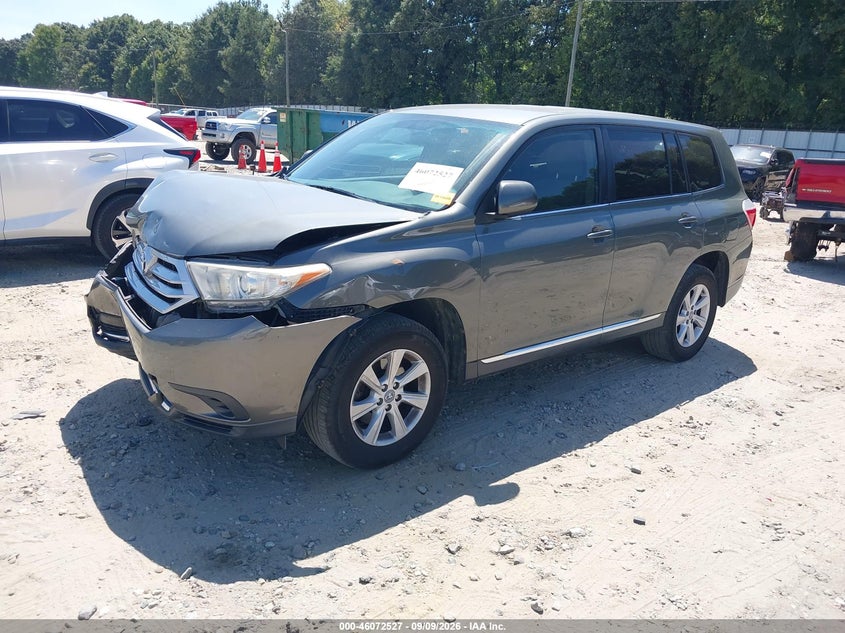 Vin: 5tdzk3eh0bs037700, lot: 46572074, toyota highlander base v6 20112