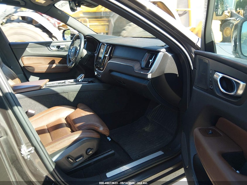 VOLVO XC60 2022 VIN YV4L12RL1N1946660