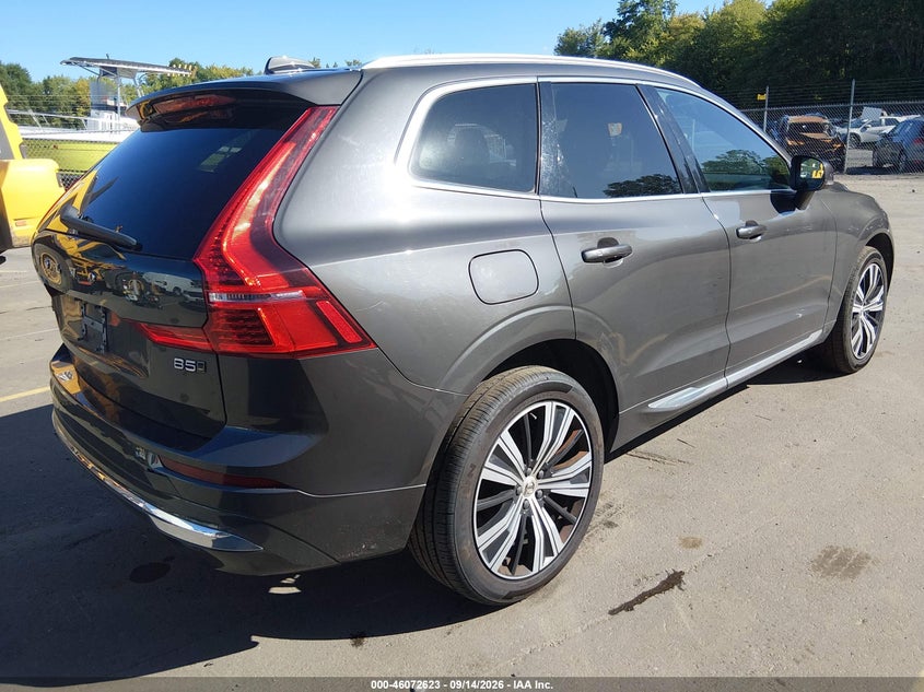 2022 VOLVO XC60 auction photo 4