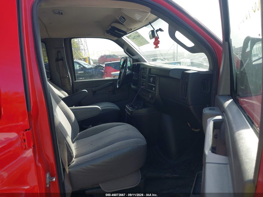 2017 GMC SAVANA 3500 auction photo 5