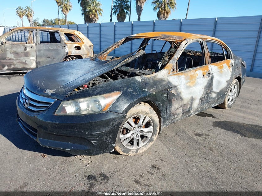 2011 Honda Accord, Total Burn, IAAI, VIN 1HGCP2F66BA117936 — photo 2