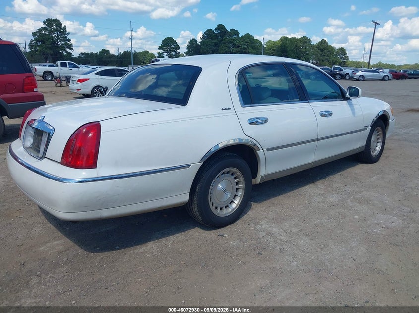 1998 LINCOLN TOWN CAR auction photo 4
