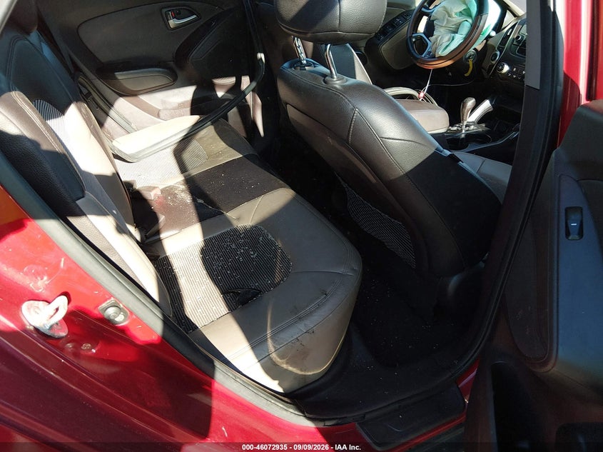 HYUNDAI TUCSON 2011 VIN KM8JU3AC7BU194374