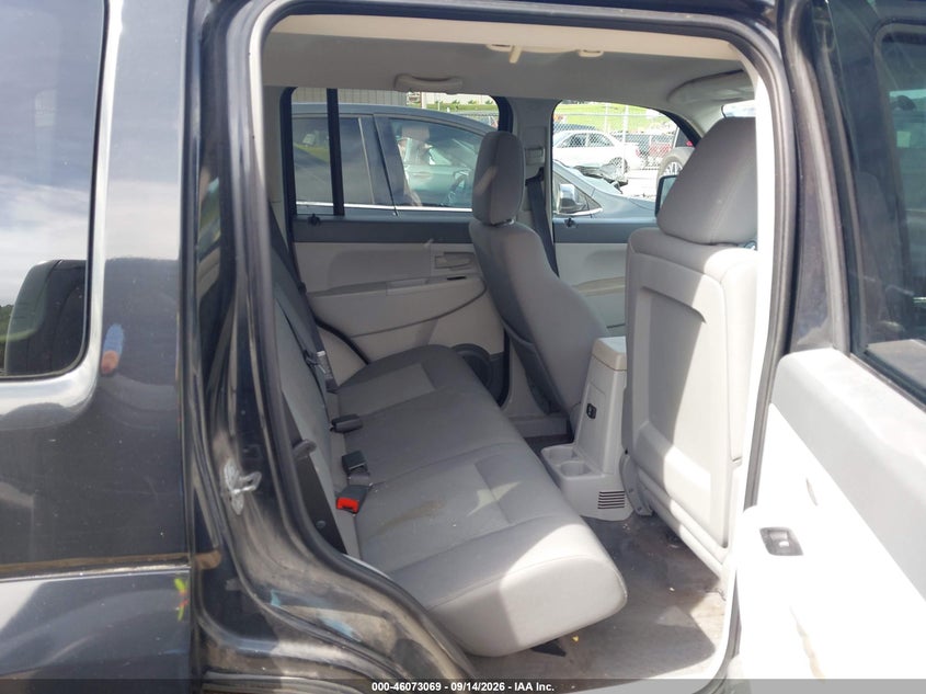 2008 JEEP LIBERTY SPORT · Фото 8
