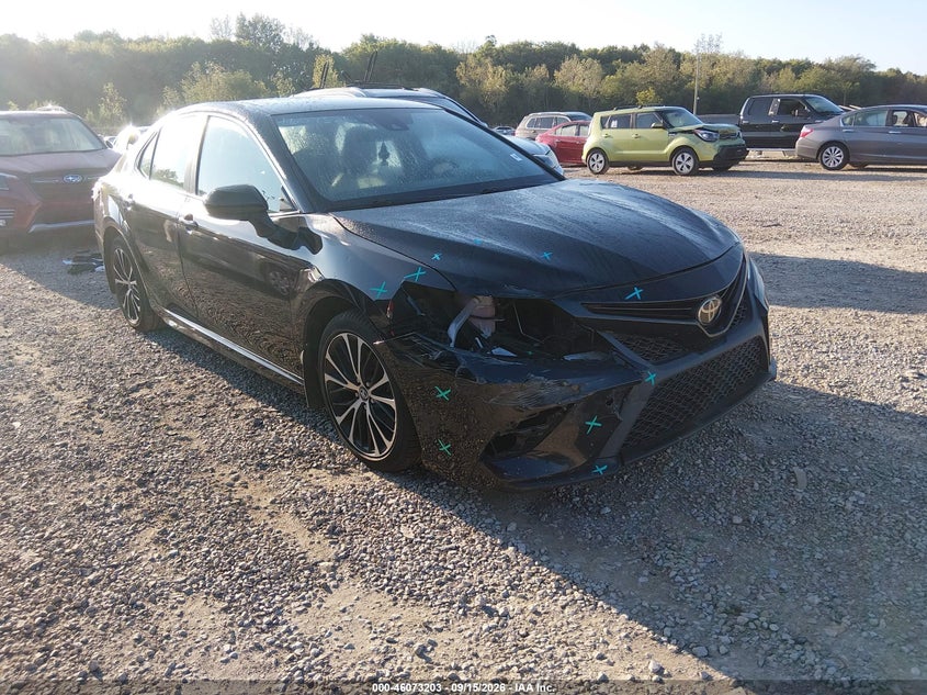 TOYOTA CAMRY - zdjęcie 1