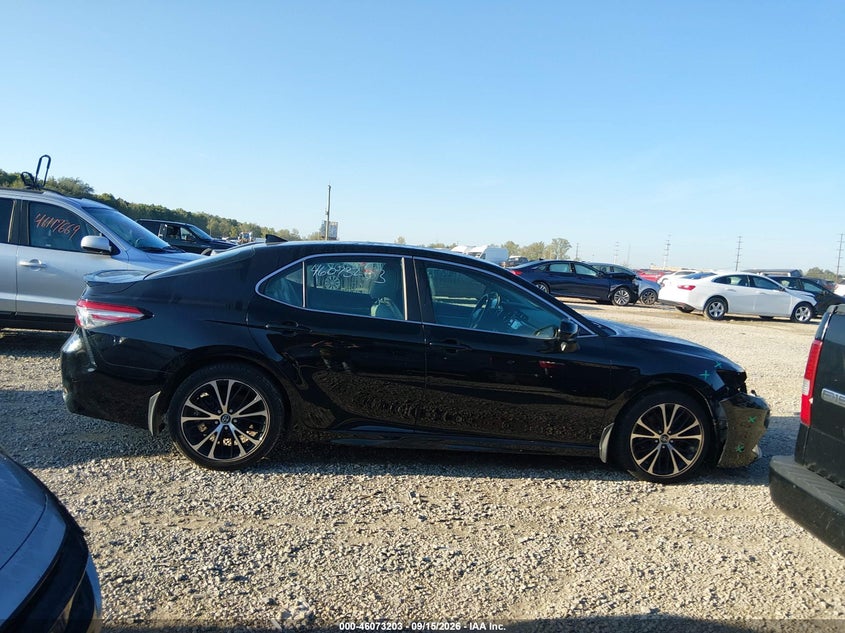 TOYOTA CAMRY - zdjęcie 14
