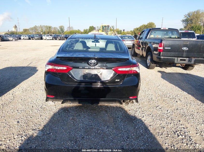 TOYOTA CAMRY - zdjęcie 17