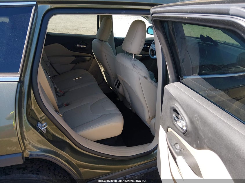 2019 JEEP CHEROKEE LATITUDE 4X4 - zdjęcie 8