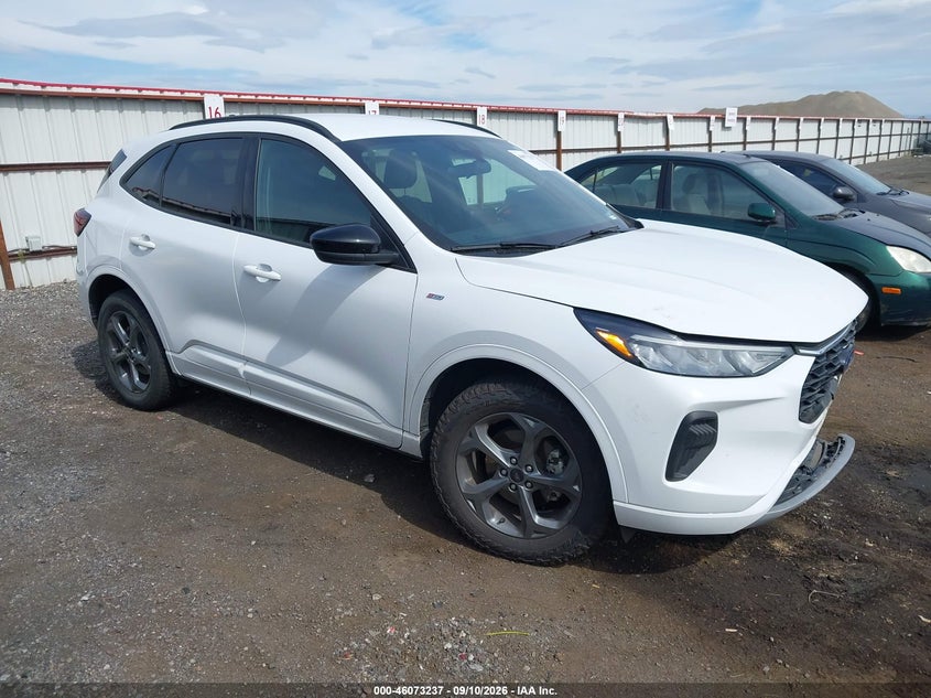 Vin: 1fmcu9mn9pua57632, lot: 46572784, ford escape st-line 2023 img_1