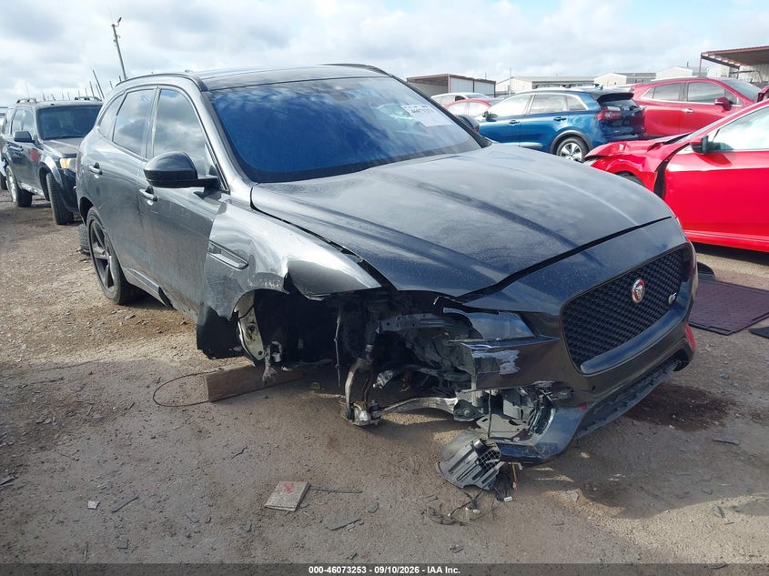 JAGUAR F-PACE - zdjęcie 1