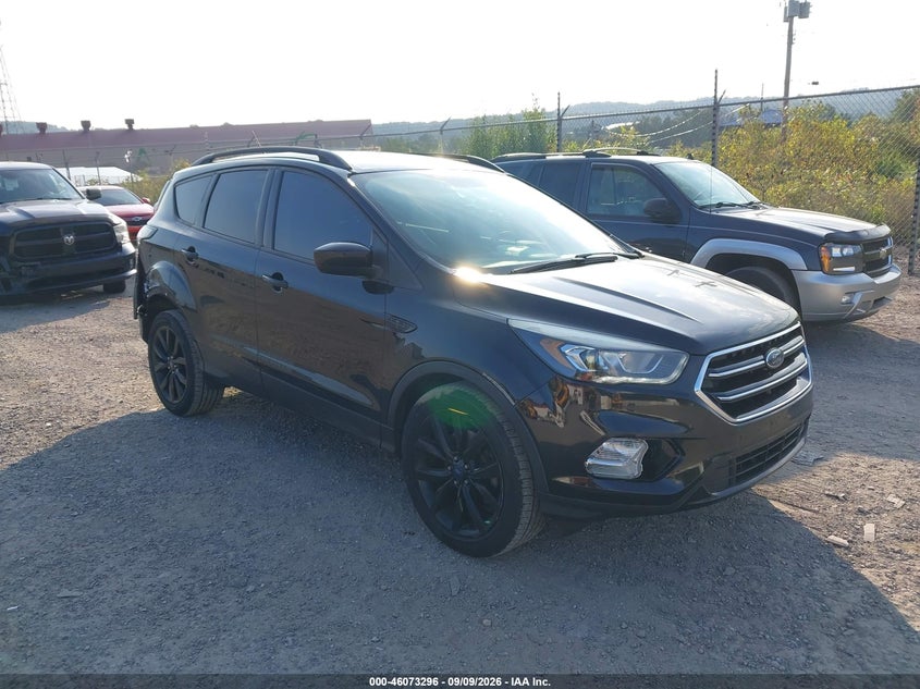 Vin: 1fmcu9g91hub72158, lot: 46572843, ford escape se 2017 img_1