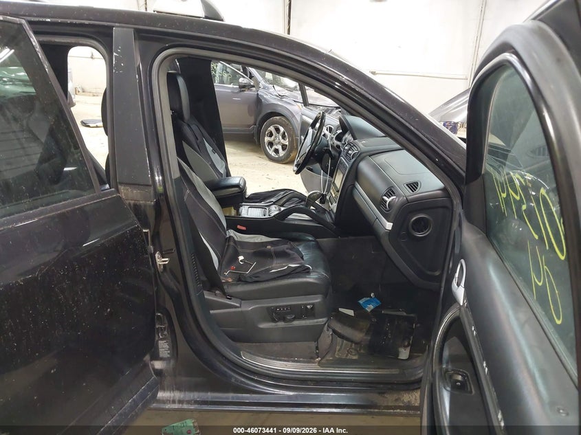 2004 PORSCHE CAYENNE auction photo 5