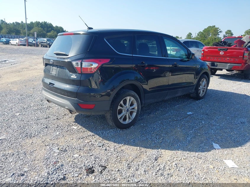 Vin: 1fmcu0gd0hud11356, lot: 46573039, ford escape se 20174