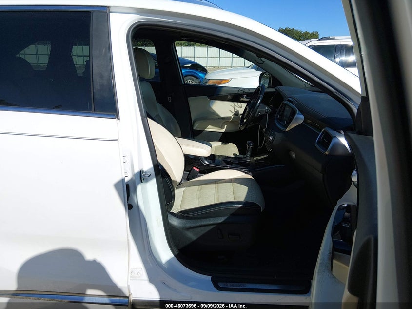 2017 KIA SORENTO auction photo 5