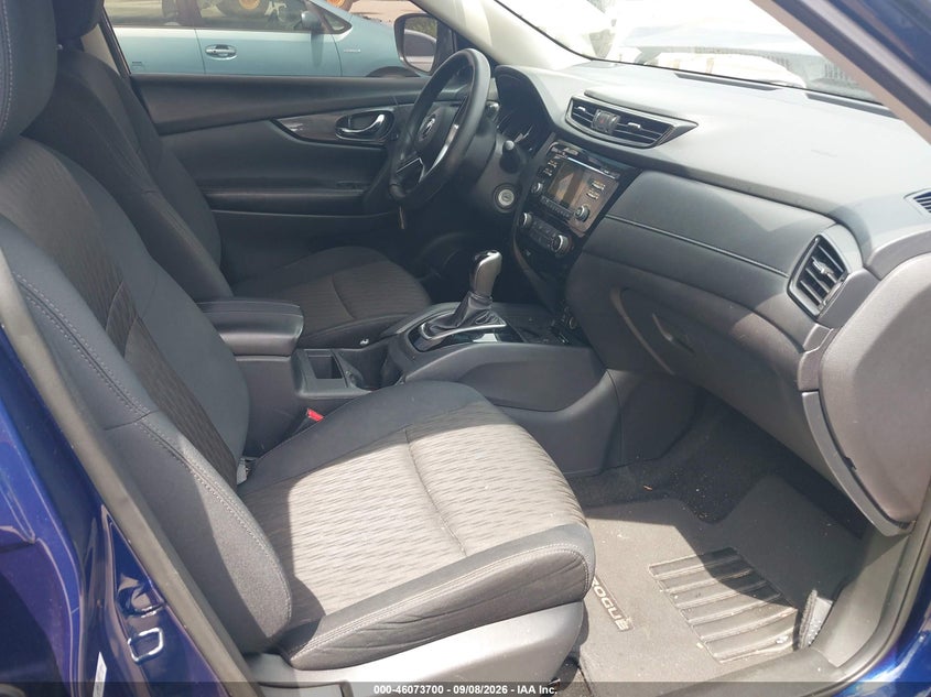 2017 NISSAN ROGUE auction photo 5