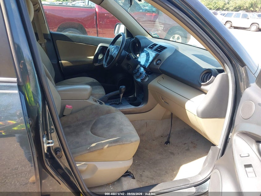 2012 TOYOTA RAV4 auction photo 5