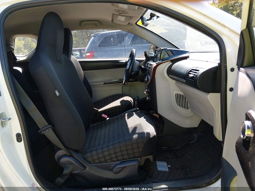 2013 SCION IQ auction photo 5