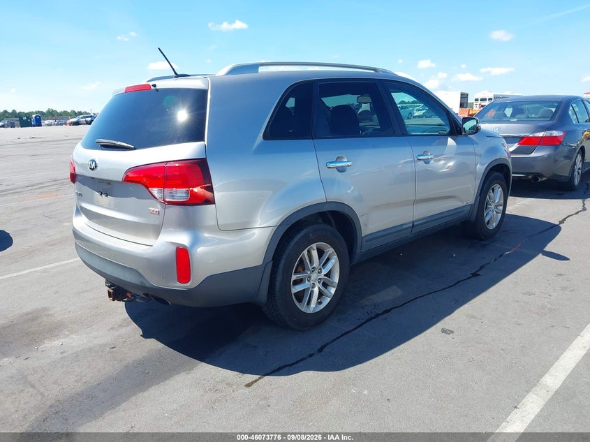 2015 KIA SORENTO auction photo 4