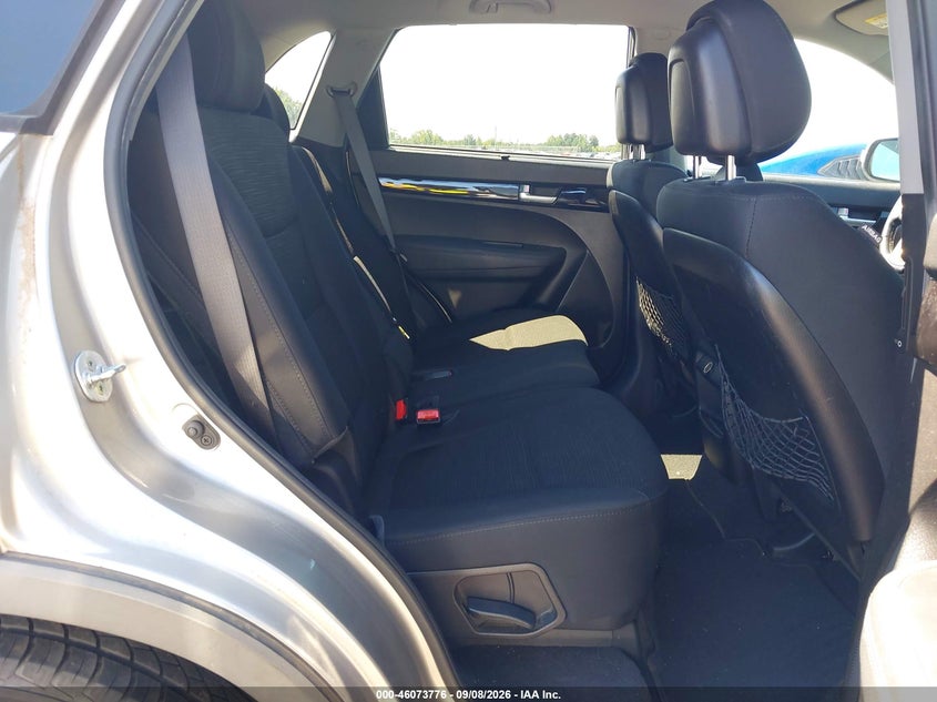 2015 KIA SORENTO auction photo 8