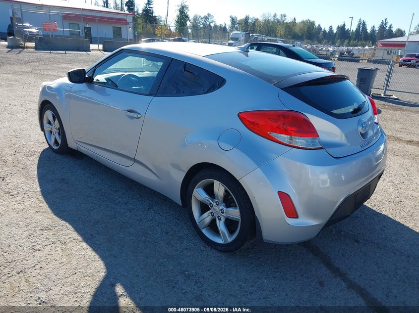 2013 HYUNDAI VELOSTER auction photo 3