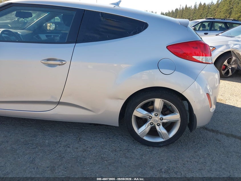 2013 HYUNDAI VELOSTER auction photo 6